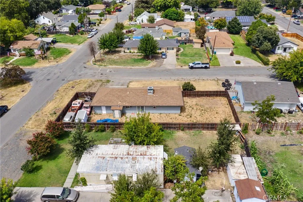main property photo 22