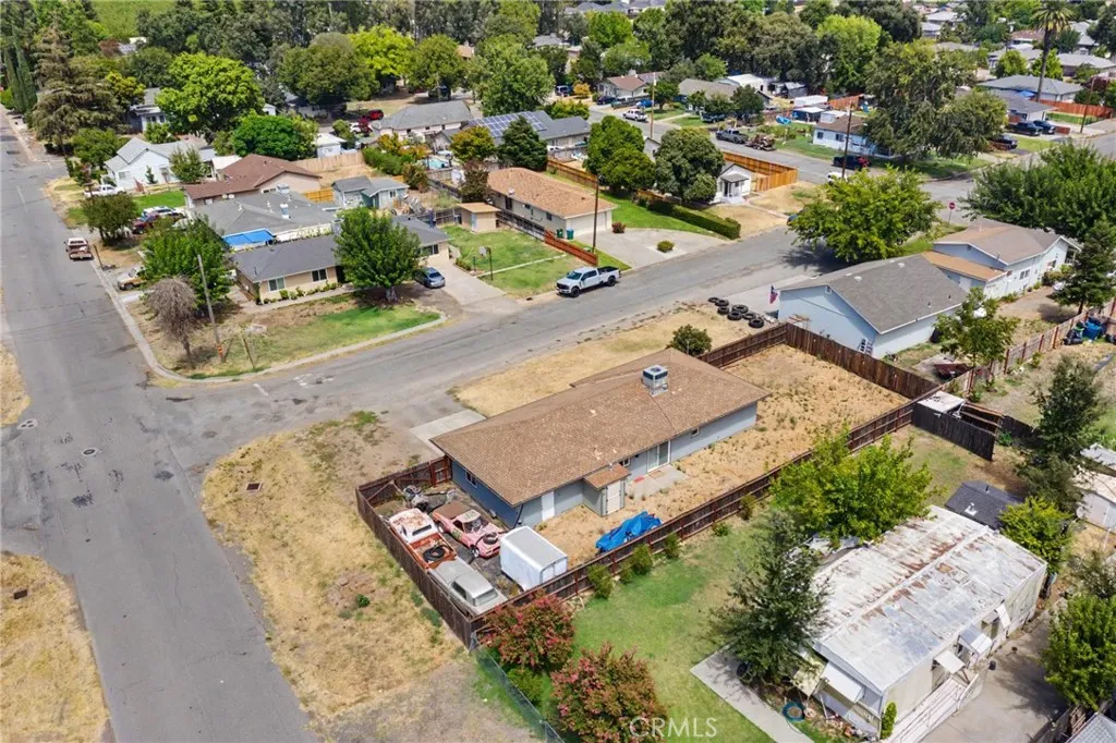 main property photo 23