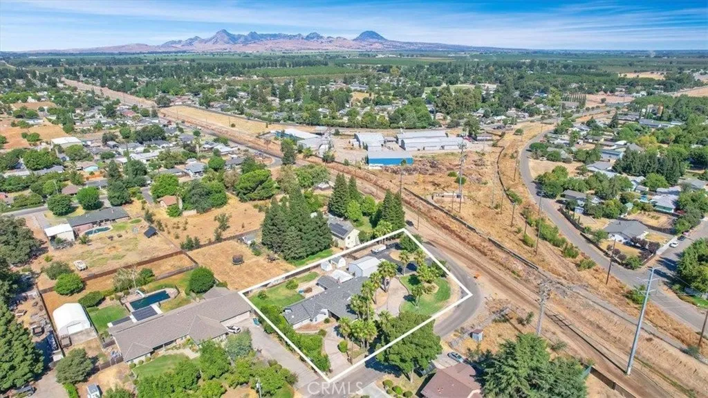 main property photo 25