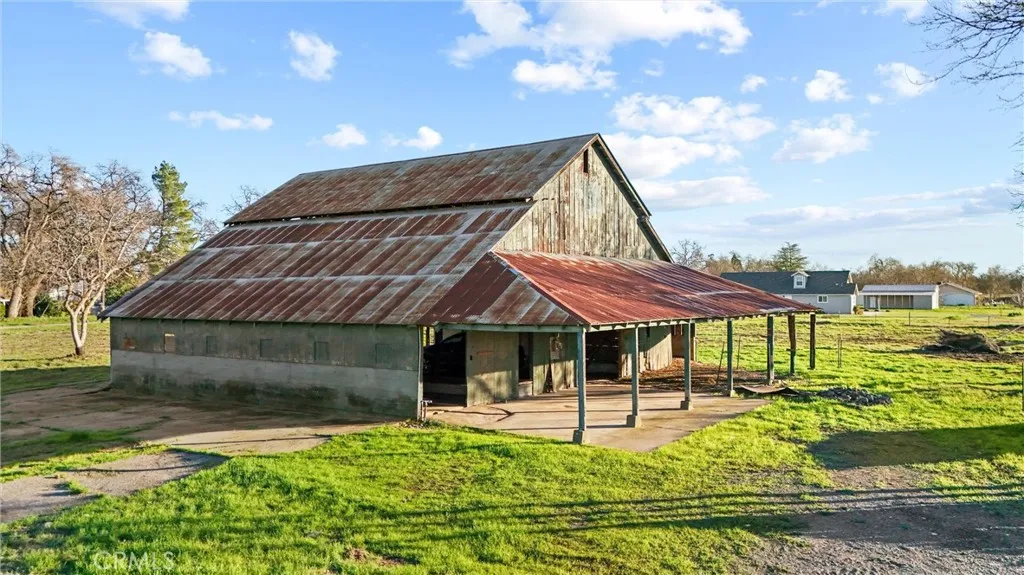 main property photo 41