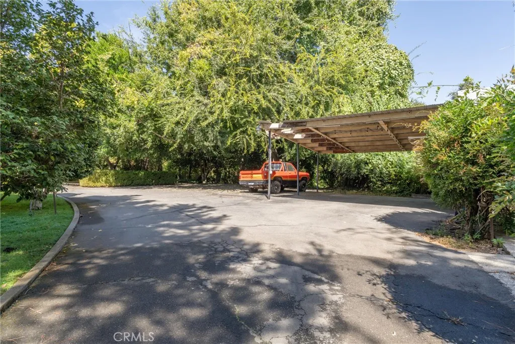 main property photo 40