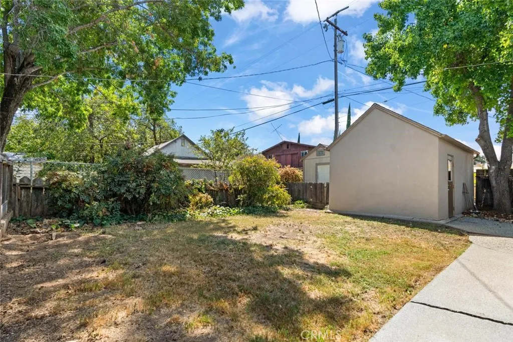 main property photo 30