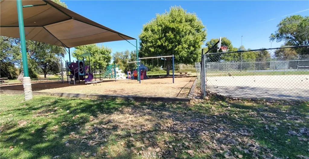 main property photo 13
