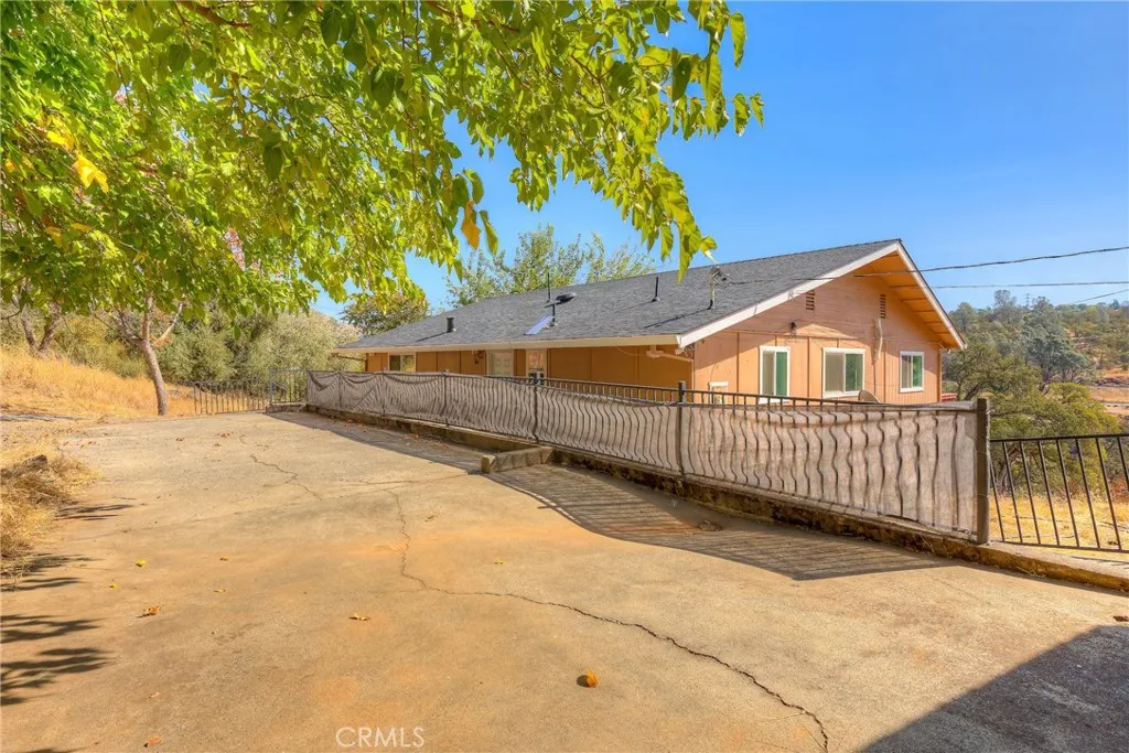 main property photo 30