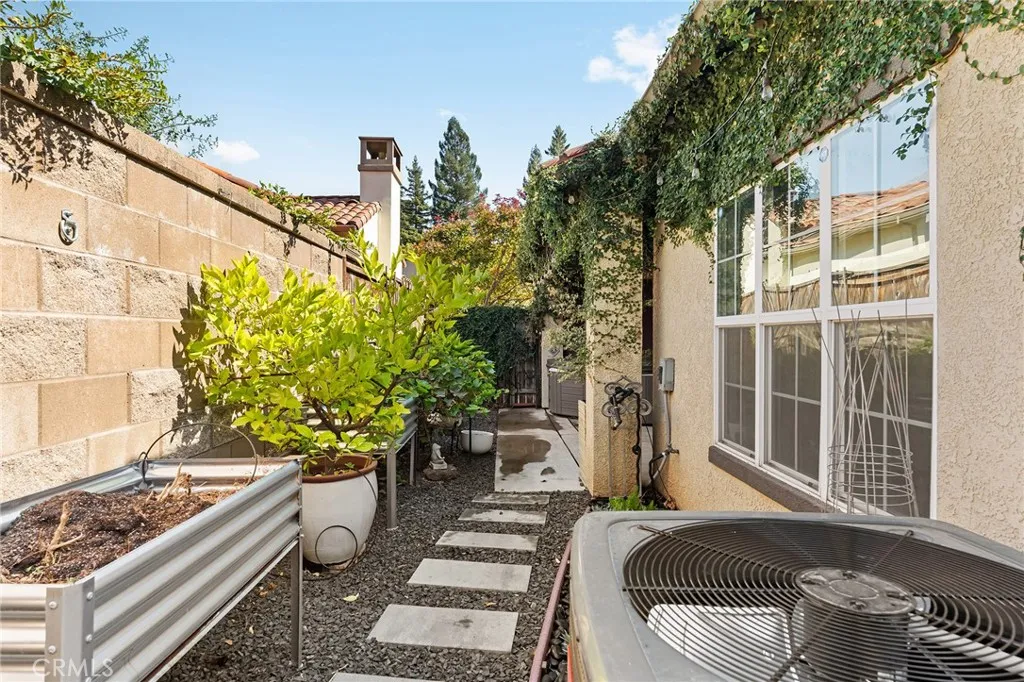 main property photo 50