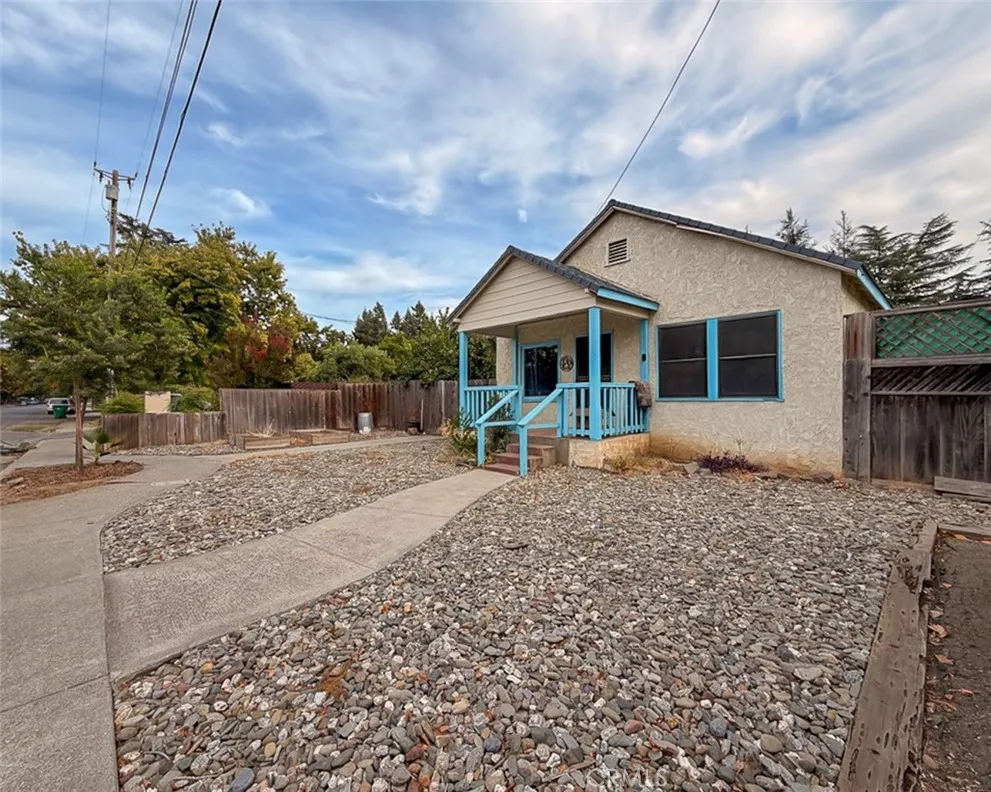 main property photo 30