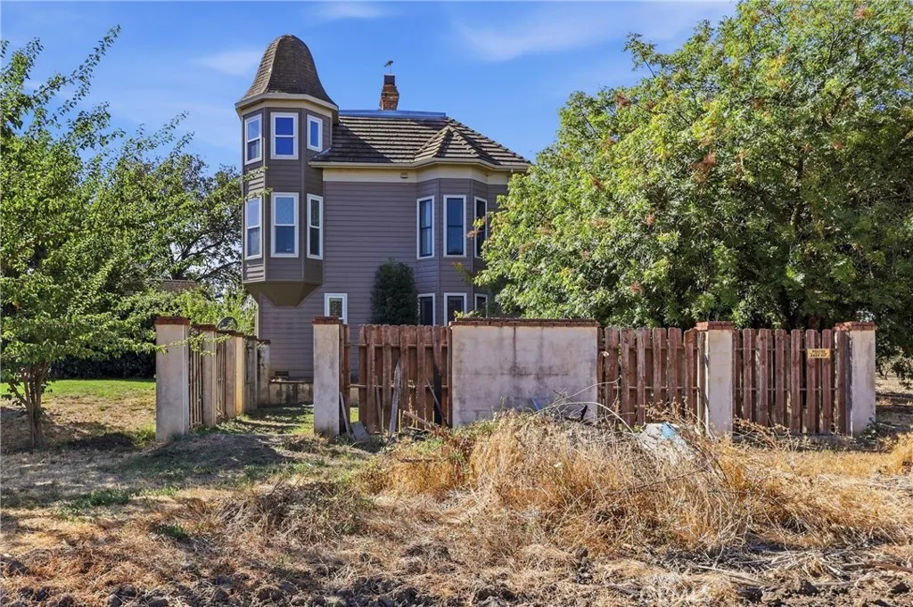 main property photo 40