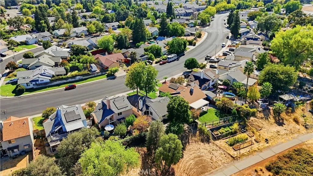 main property photo 29
