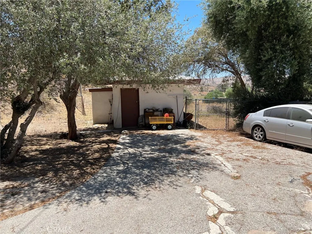 main property photo 8