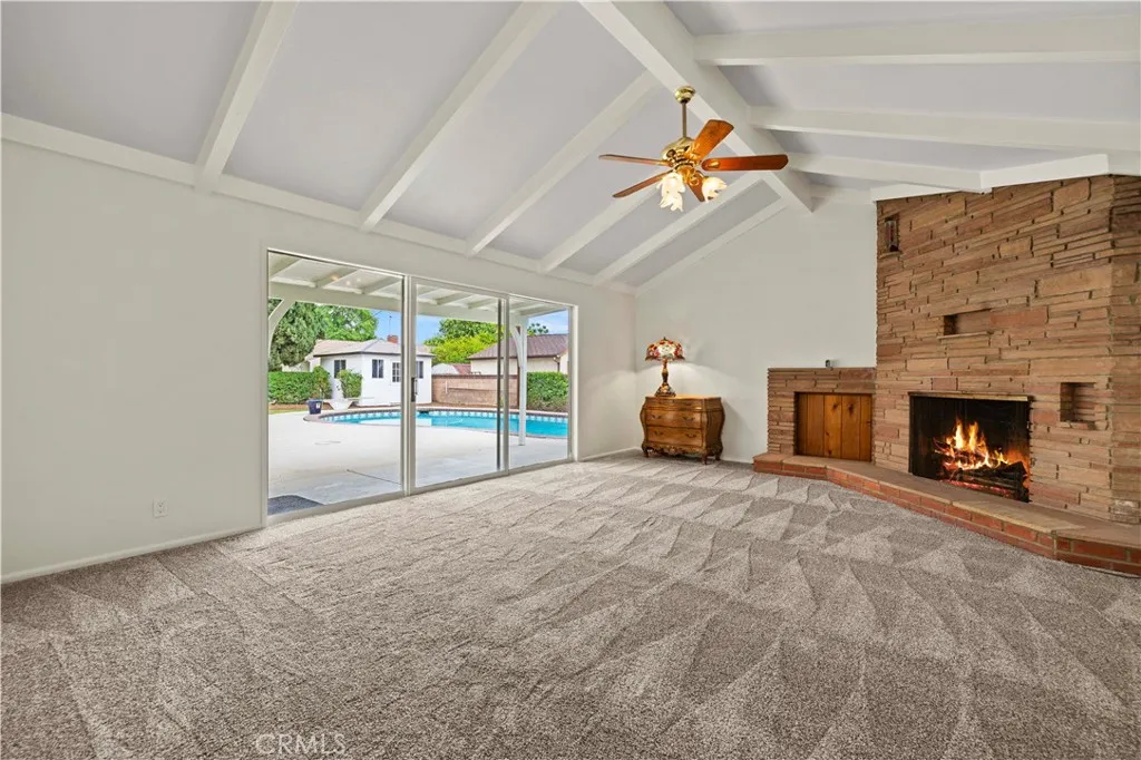 property viewer photo 5