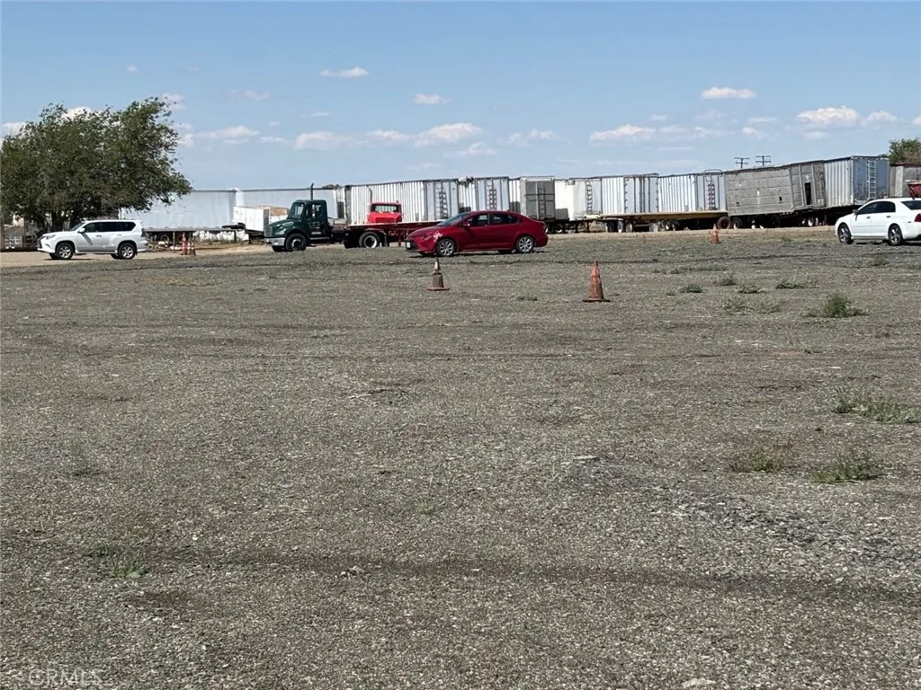 main property photo 5