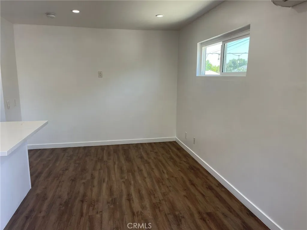 property viewer photo 5