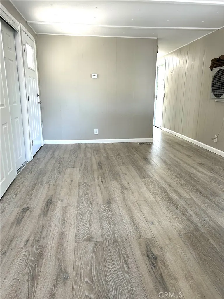 property viewer photo 8