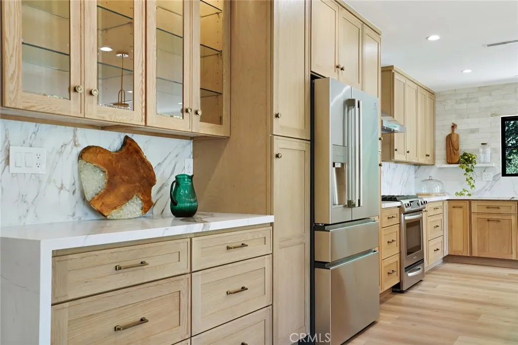 property viewer photo 10