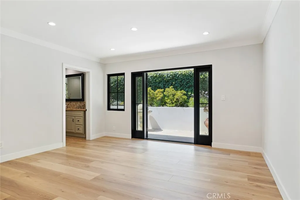 property viewer photo 23