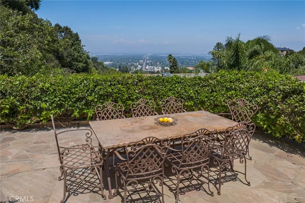 property viewer photo 36