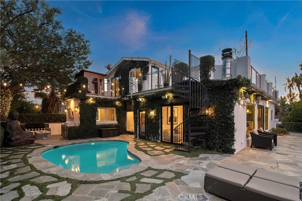 main property photo 59