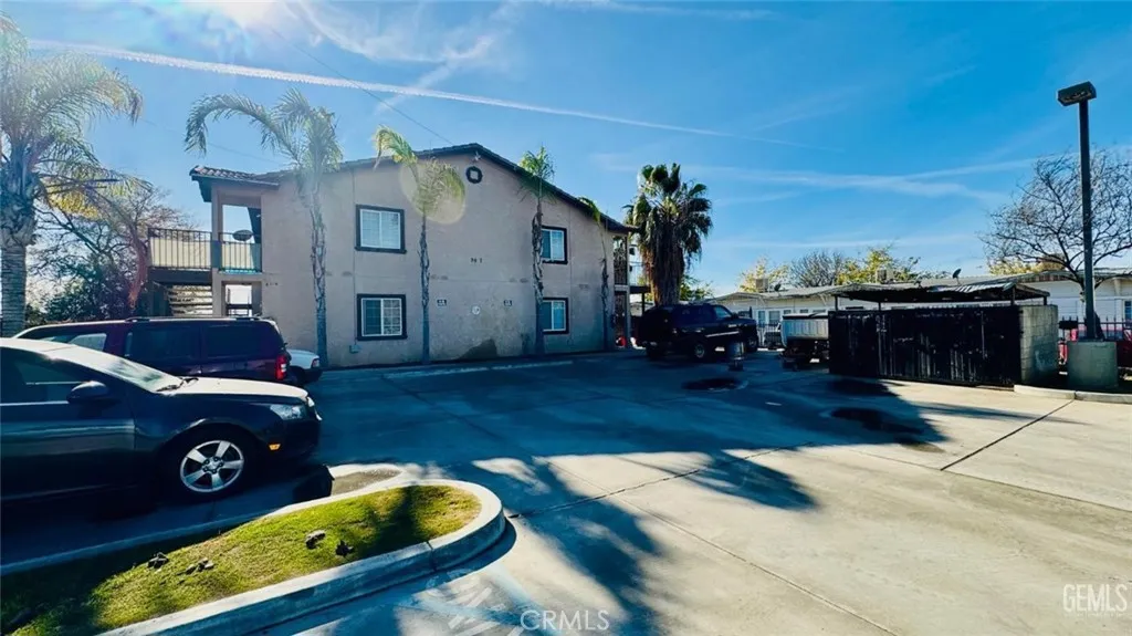 main property photo 13