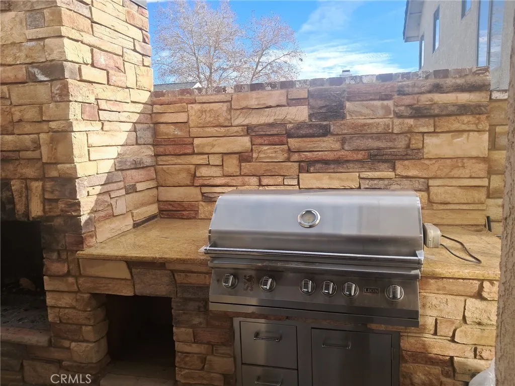 main property photo 22