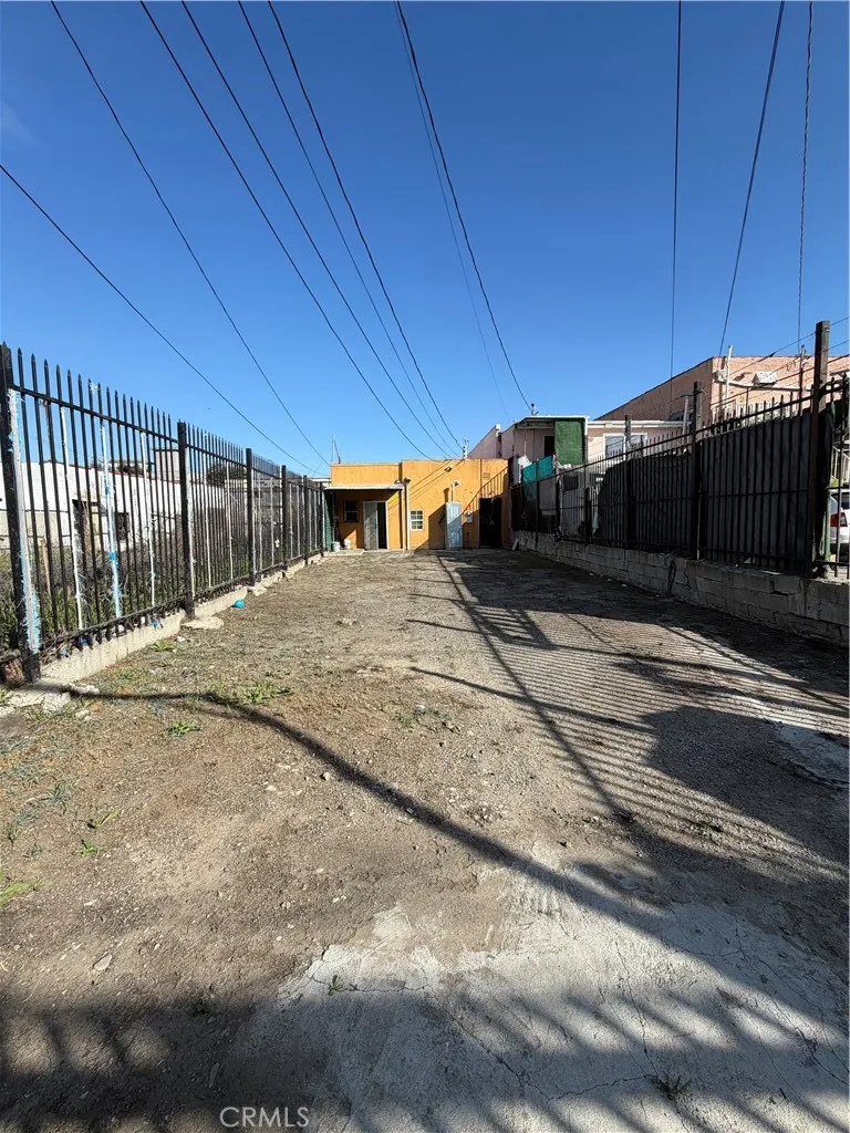 main property photo 14