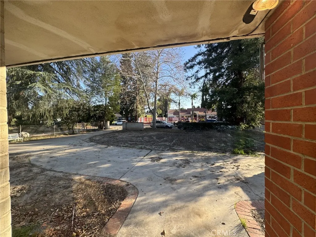 main property photo 9