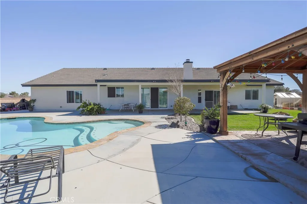 main property photo 30