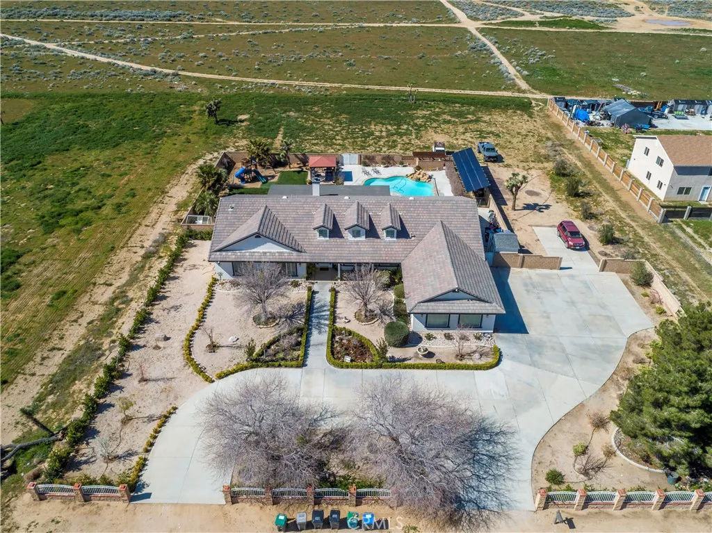 main property photo 38