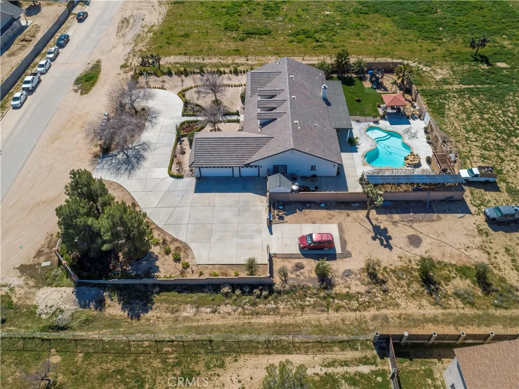 main property photo 40