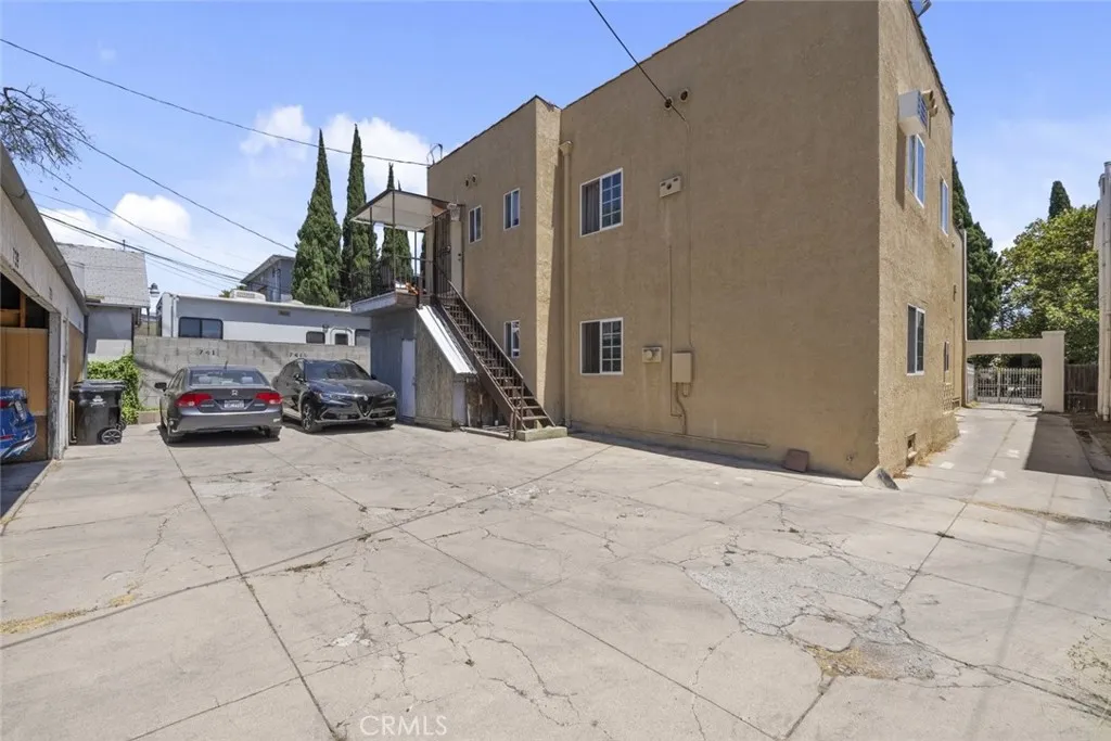 main property photo 16