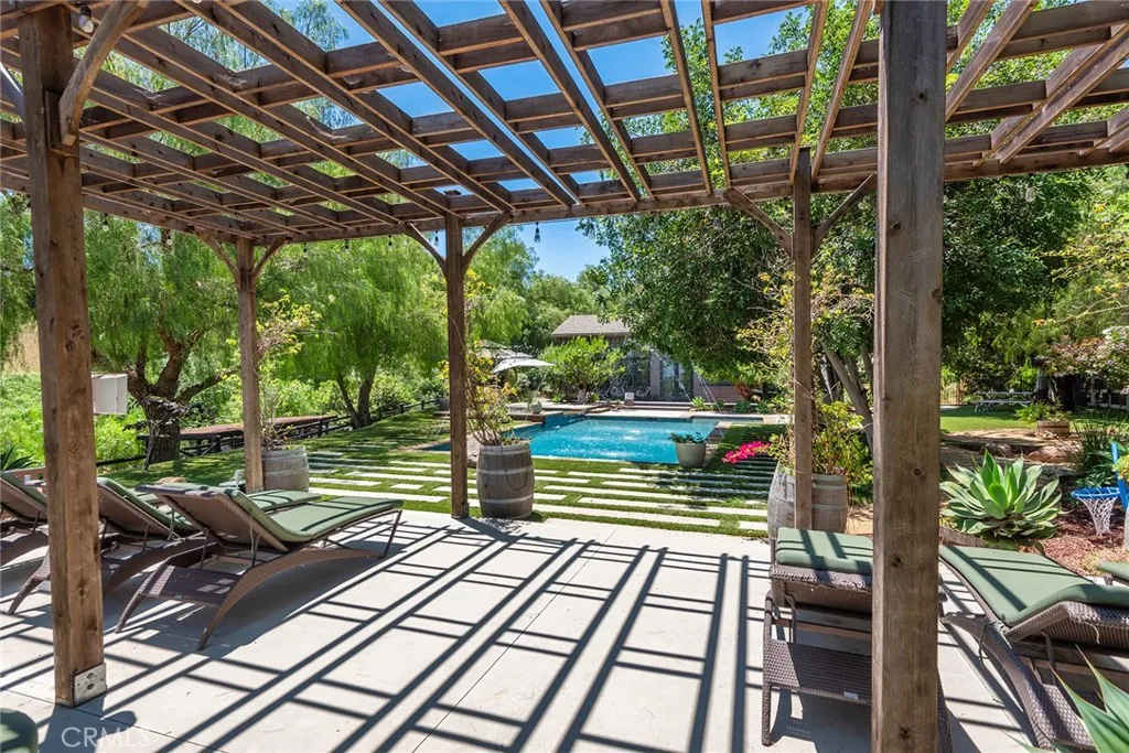 main property photo 32