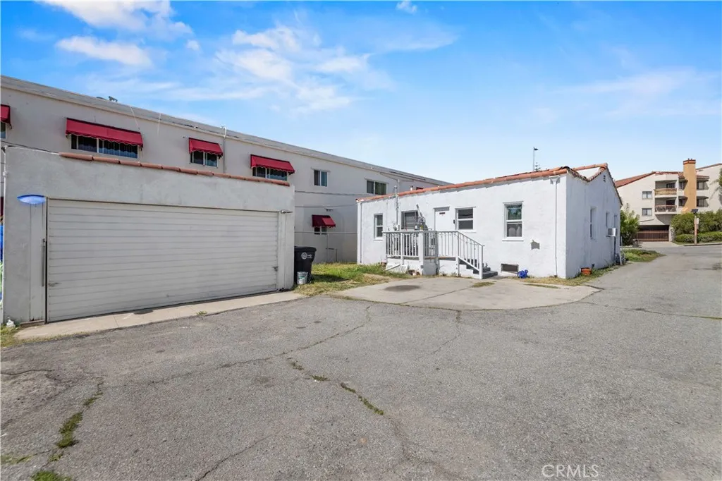 main property photo 13