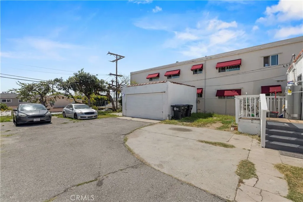 main property photo 14