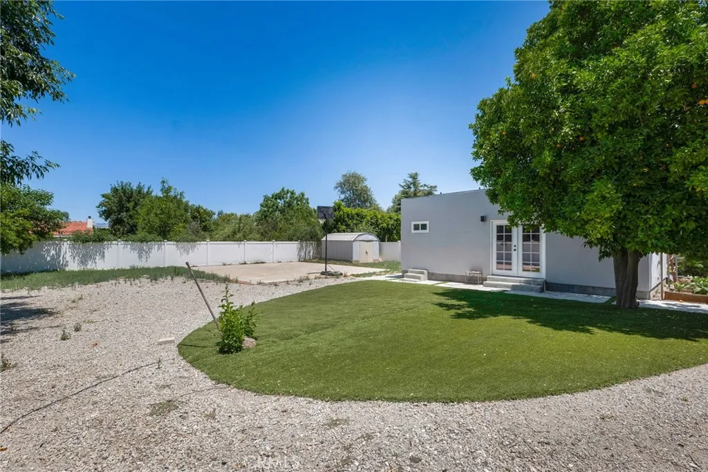 main property photo 40