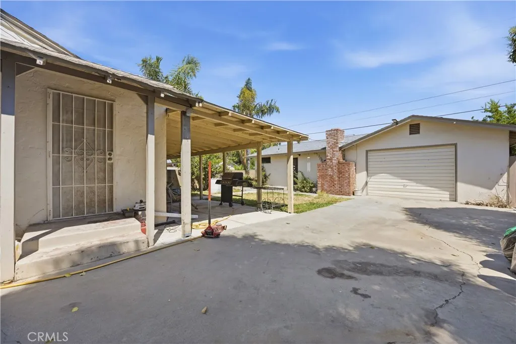 main property photo 25