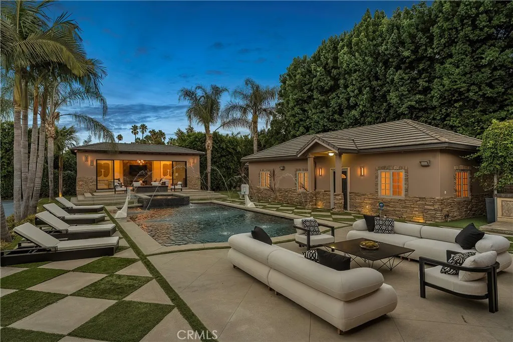 main property photo 45