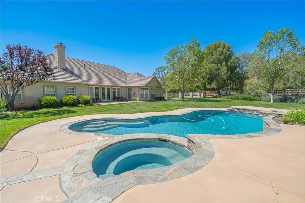 main property photo 24