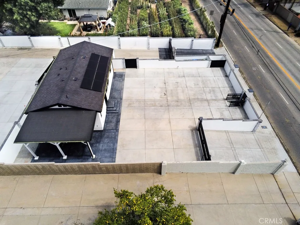 main property photo 12