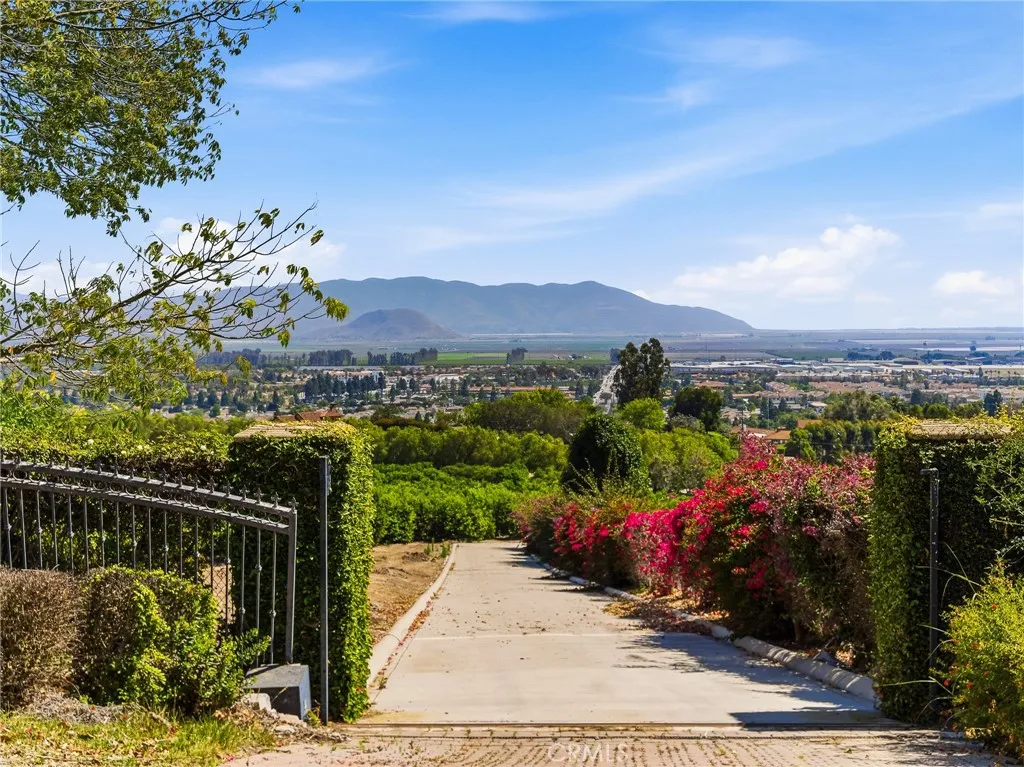 main property photo 25