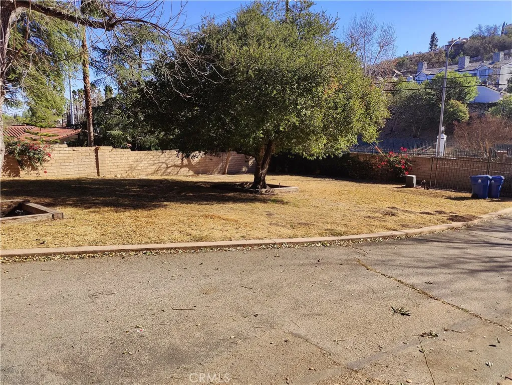 main property photo 23