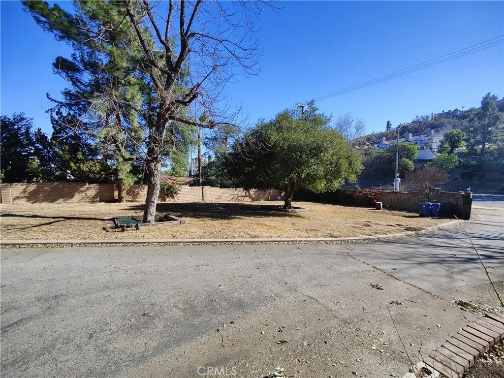 main property photo 24