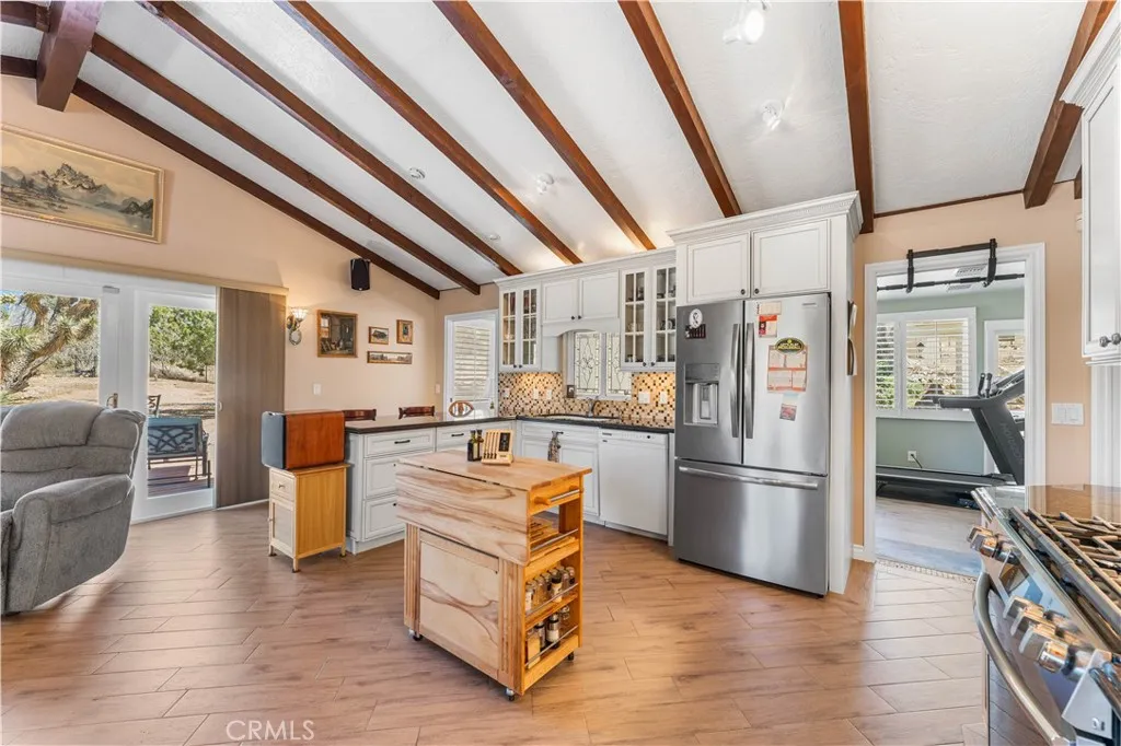 main property photo 14