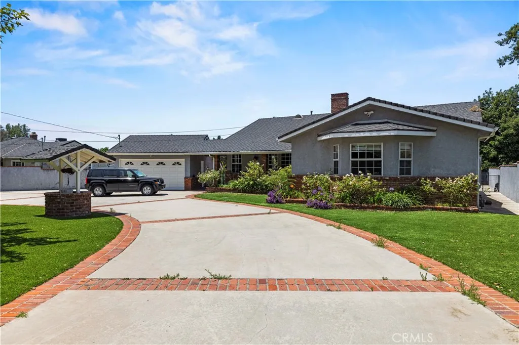 property viewer photo 1