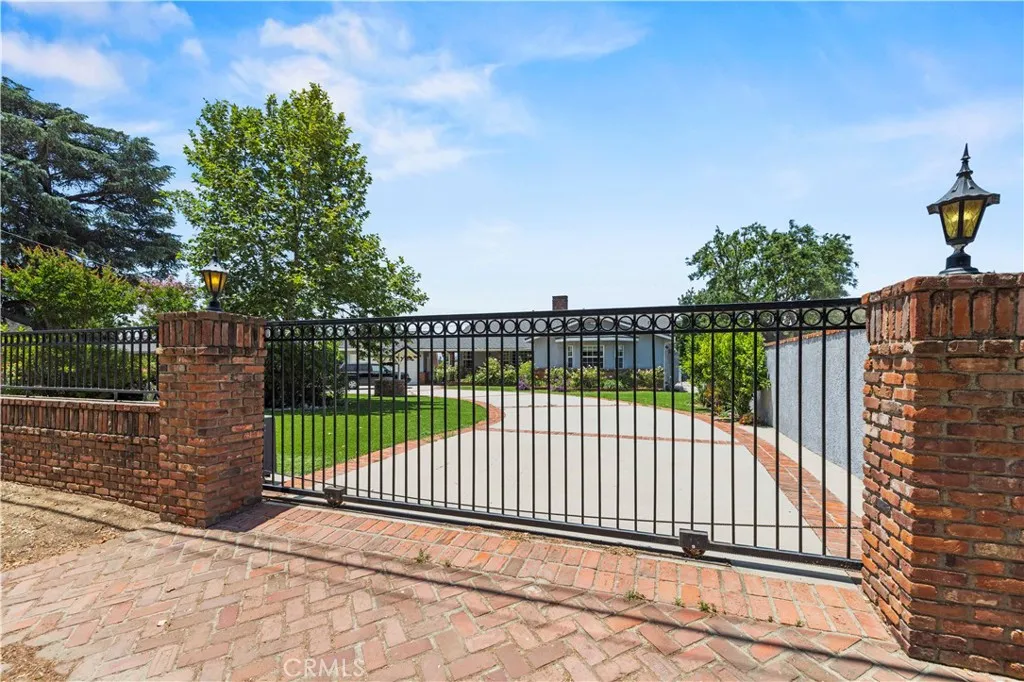 property viewer photo 9