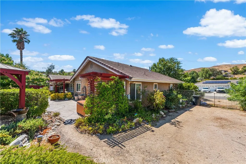 main property photo 15