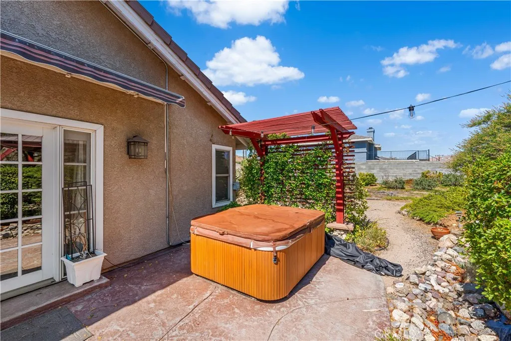 main property photo 9