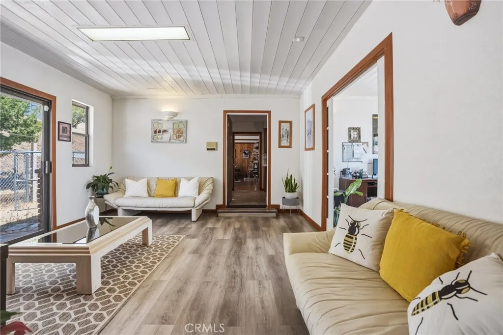 main property photo 40