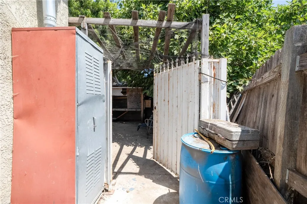 main property photo 33