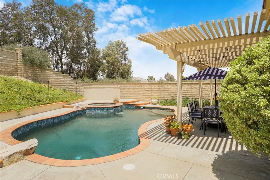 main property photo 50