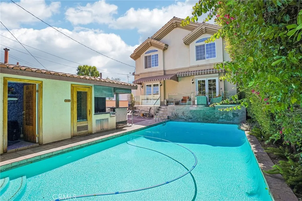 main property photo 41