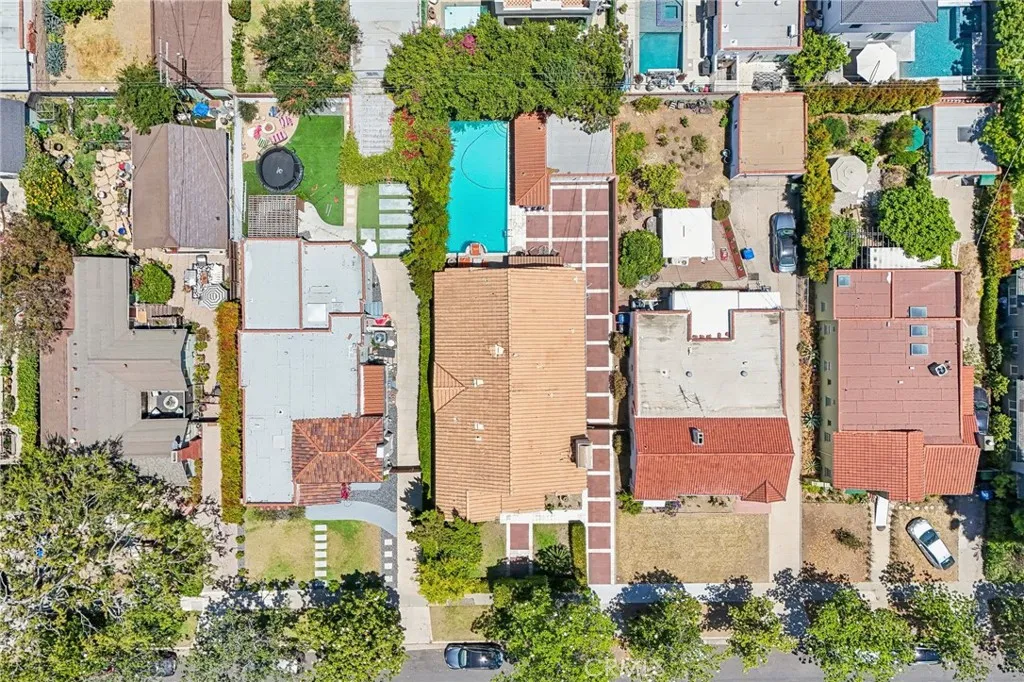 main property photo 47